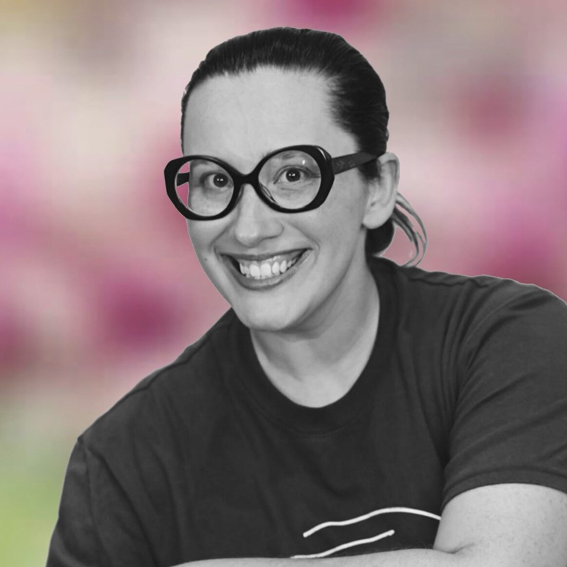 2022_K. Elzey_Circle Headshot 4